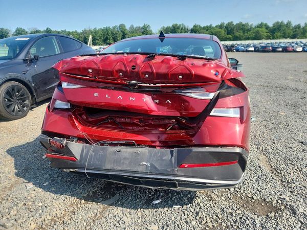 2024 HYUNDAI ELANTRA