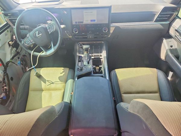 2024 LEXUS GX 550