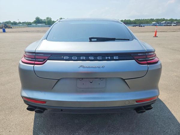 2018 PORSCHE PANAMERA Base / 4