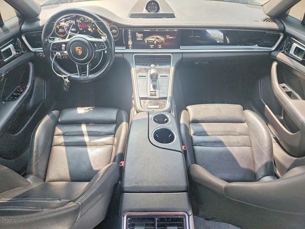 2018 PORSCHE PANAMERA Base / 4
