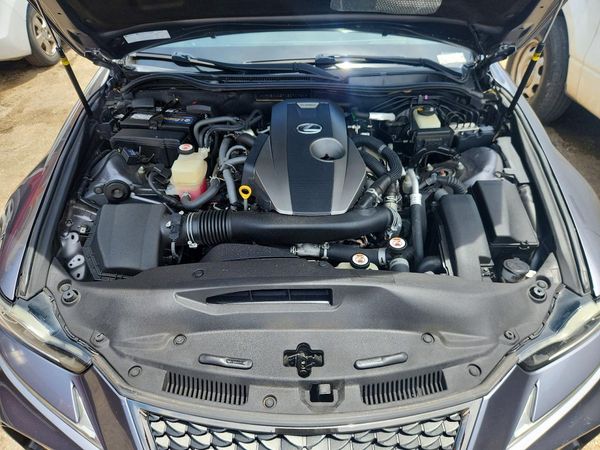 2018 LEXUS IS