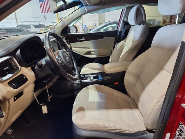 2016 KIA SORENTO L / LX