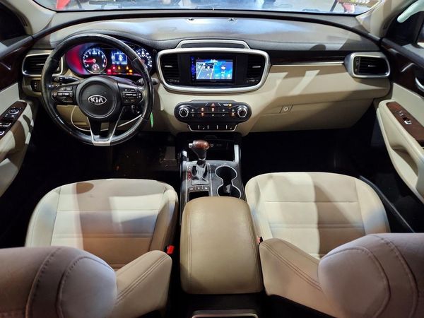 2016 KIA SORENTO L / LX