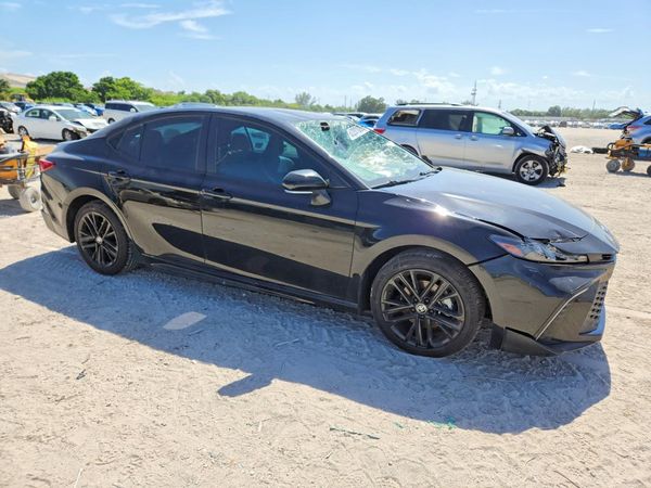 2025 TOYOTA CAMRY