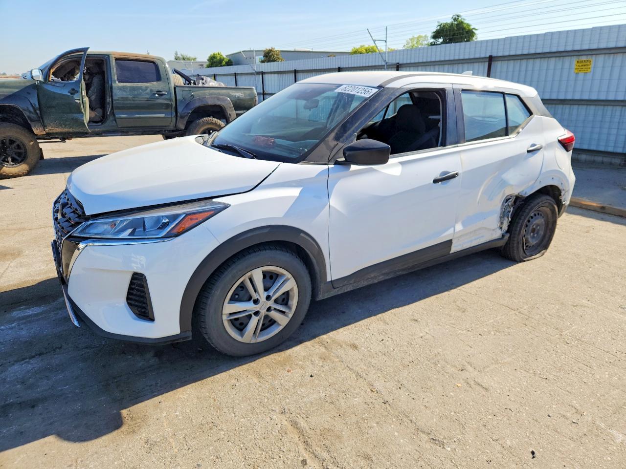 2023 NISSAN KICKS S