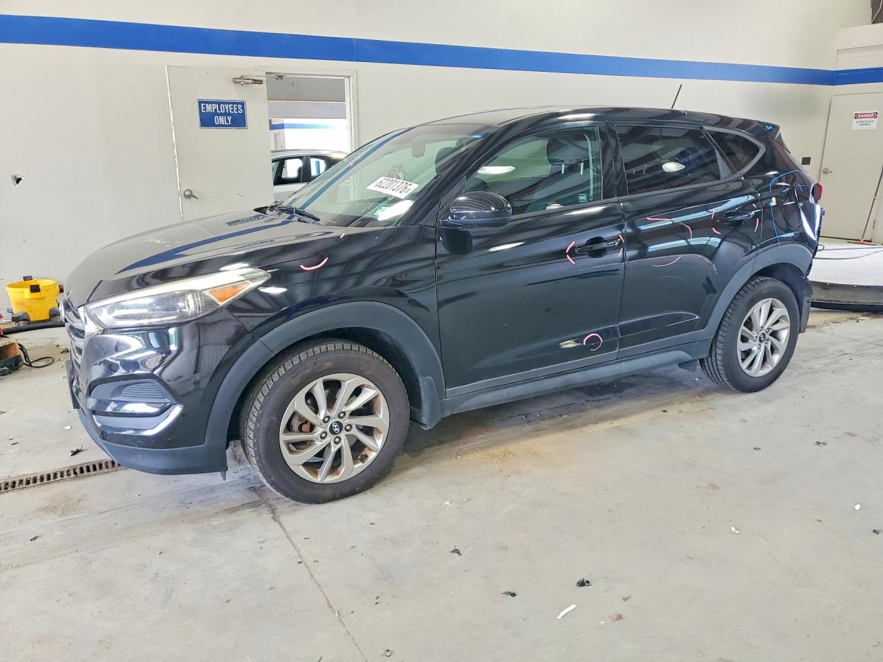 2017 HYUNDAI TUCSON SE (no options)