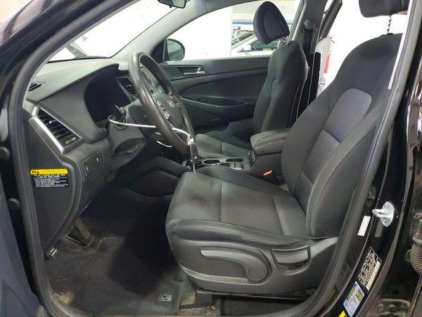 2017 HYUNDAI TUCSON SE (no options)