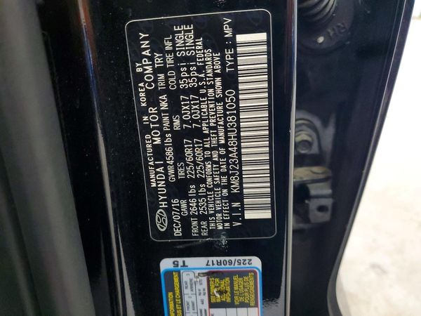 2017 HYUNDAI TUCSON SE (no options)