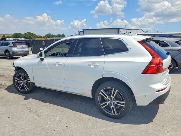 2018 VOLVO XC60 Momentum