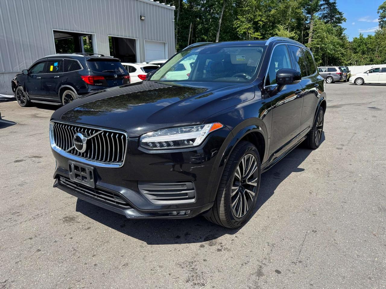 2020 VOLVO XC90 Momentum