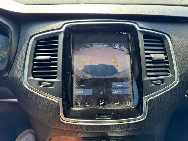 2020 VOLVO XC90 Momentum