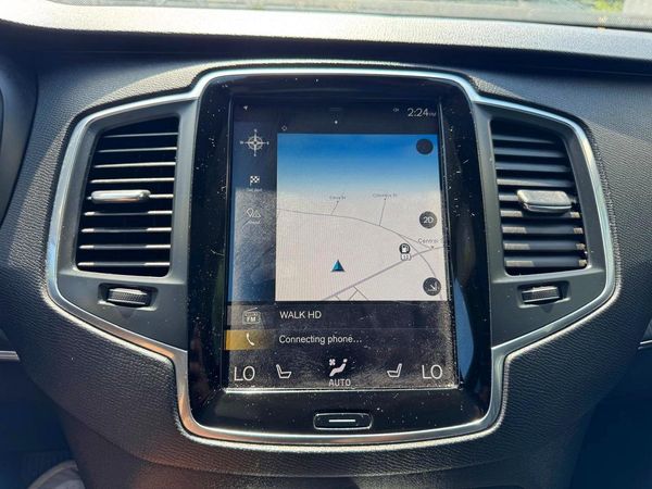 2020 VOLVO XC90 Momentum