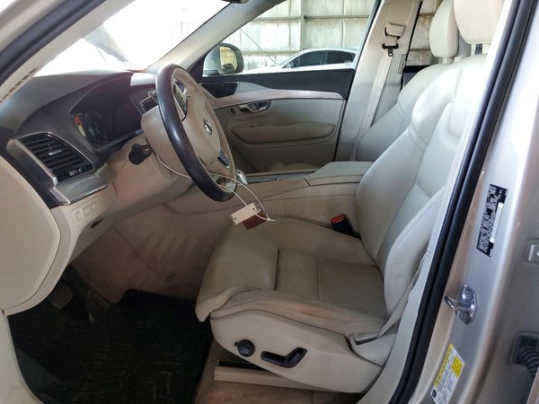 2016 VOLVO XC90 SV42 Momentum