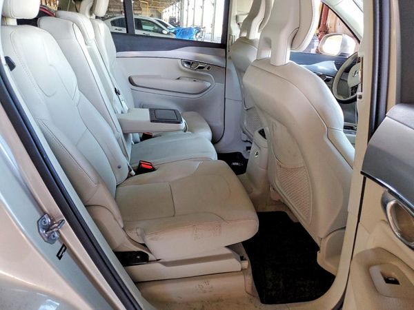 2016 VOLVO XC90 SV42 Momentum