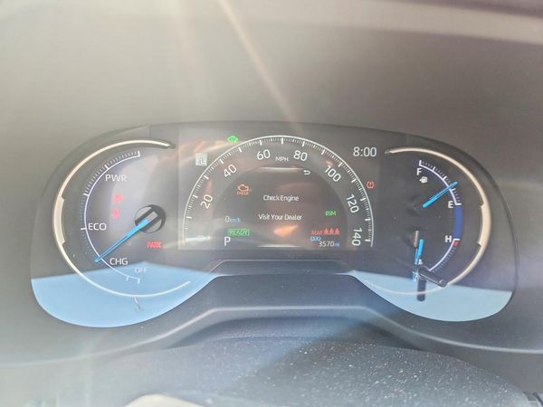 2025 TOYOTA RAV4 XLE