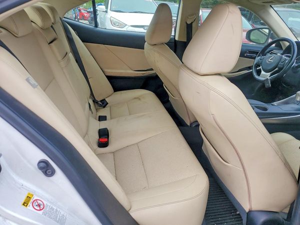2016 LEXUS IS 300