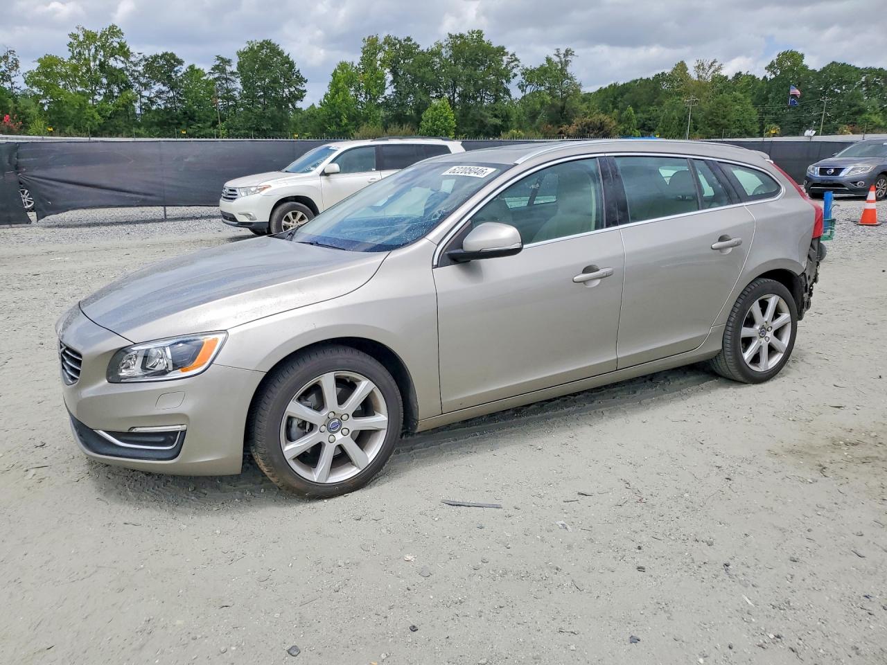 2016 VOLVO V60 SV35 Platinum