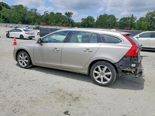 2016 VOLVO V60 SV35 Platinum