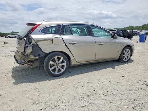 2016 VOLVO V60 SV35 Platinum