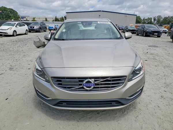 2016 VOLVO V60 SV35 Platinum