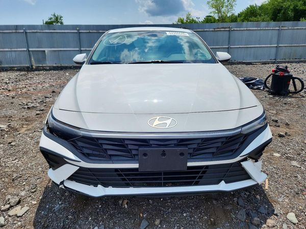 2024 HYUNDAI ELANTRA