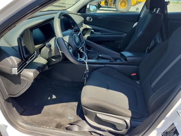 2024 HYUNDAI ELANTRA