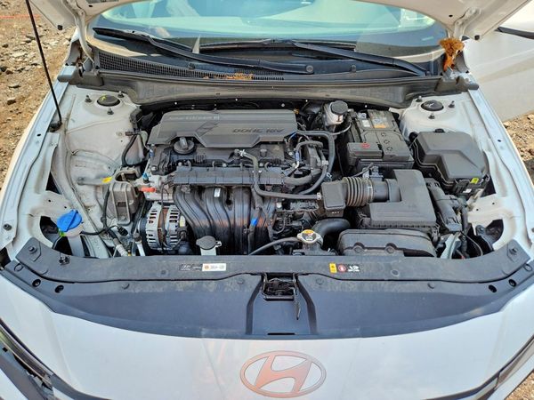 2024 HYUNDAI ELANTRA