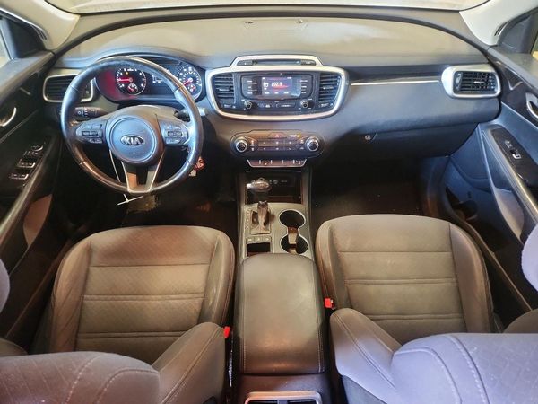 2016 KIA SORENTO L / LX