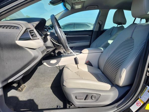 2019 TOYOTA CAMRY
