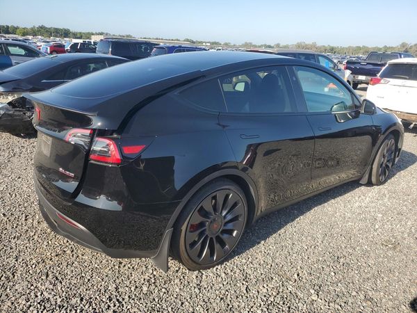 2024 TESLA MODEL Y