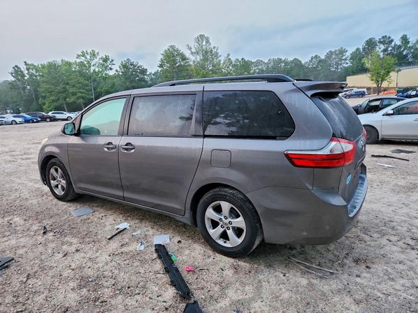 2016 TOYOTA SIENNA