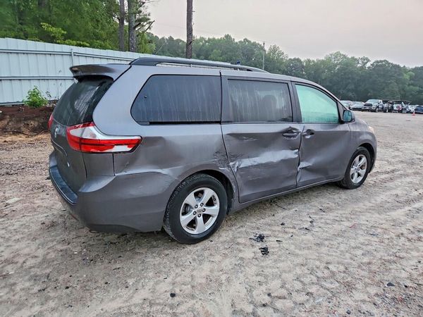 2016 TOYOTA SIENNA