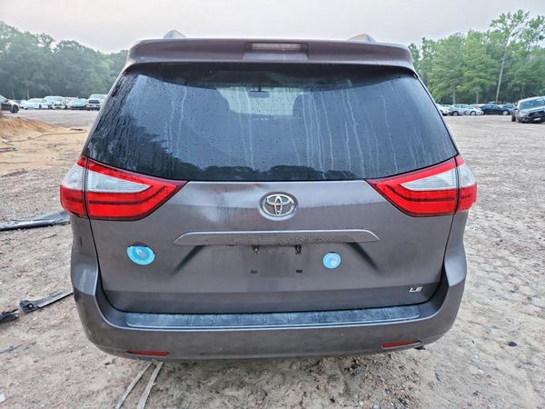 2016 TOYOTA SIENNA
