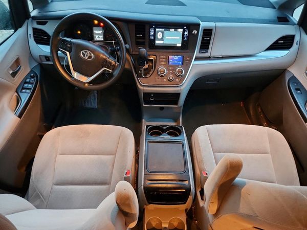 2016 TOYOTA SIENNA