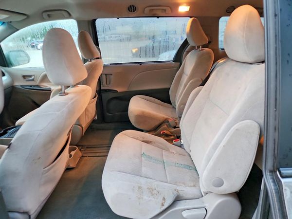 2016 TOYOTA SIENNA