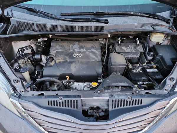 2016 TOYOTA SIENNA