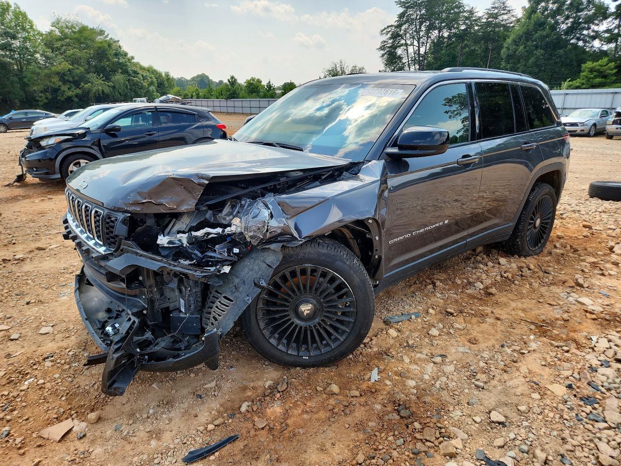 2023 JEEP GRAND CHEROKEE Laredo, Altitude