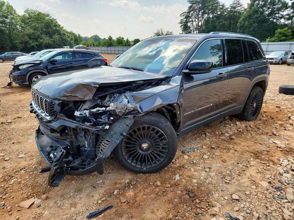 2023 JEEP GRAND CHEROKEE Laredo, Altitude