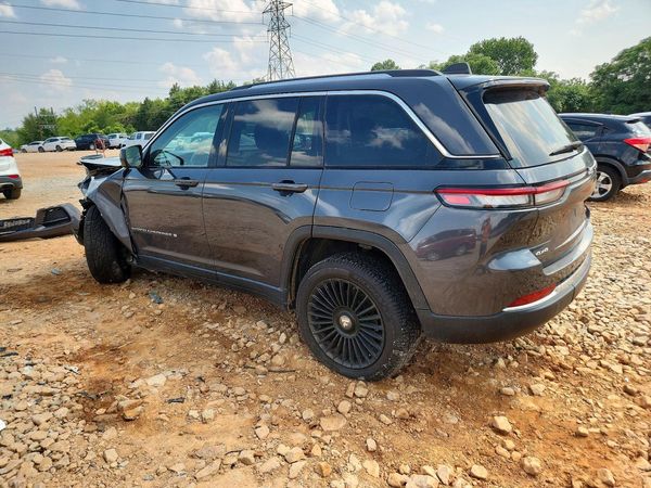 2023 JEEP GRAND CHEROKEE Laredo, Altitude