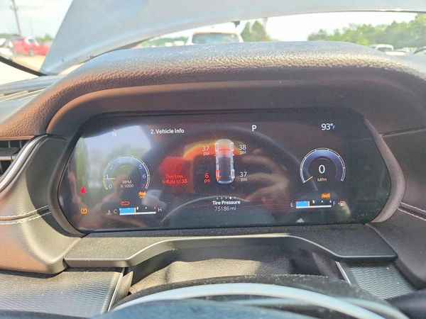 2023 JEEP GRAND CHEROKEE Laredo, Altitude