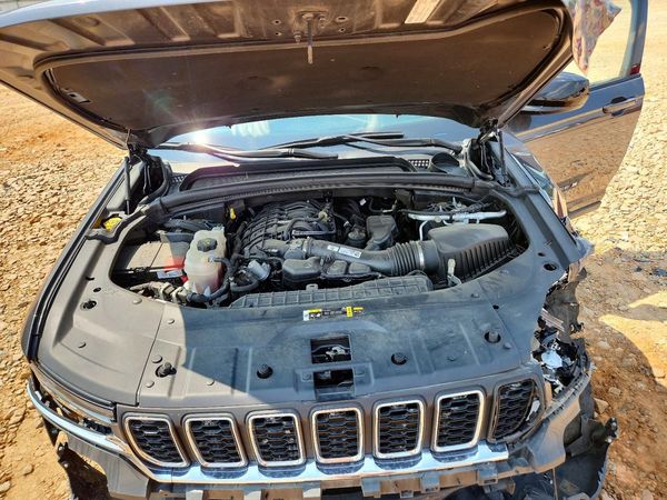 2023 JEEP GRAND CHEROKEE Laredo, Altitude