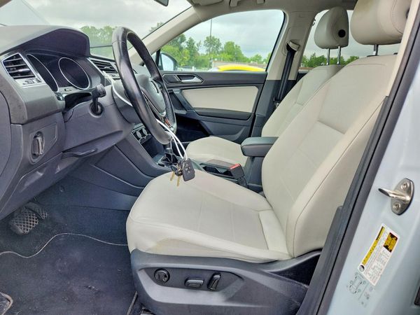 2018 VOLKSWAGEN TIGUAN SE, SEL — DENT