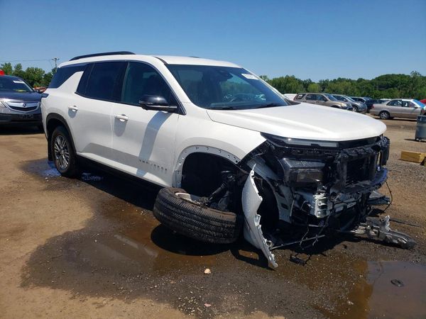 2025 CHEVROLET TRAVERSE LT — Passenger 3/4