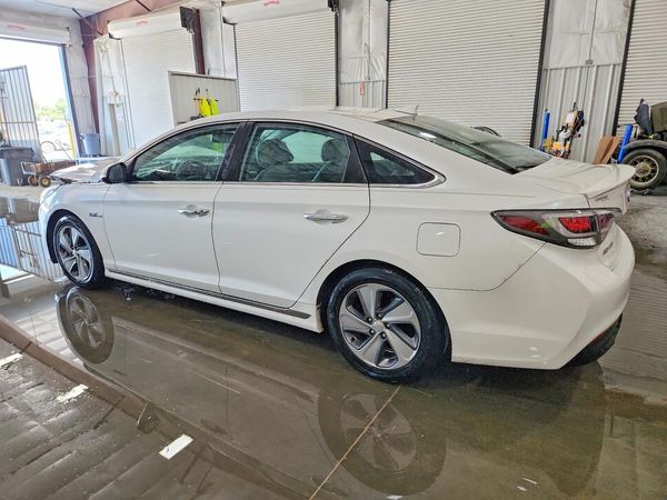 2016 HYUNDAI SONATA GLS (Middle)