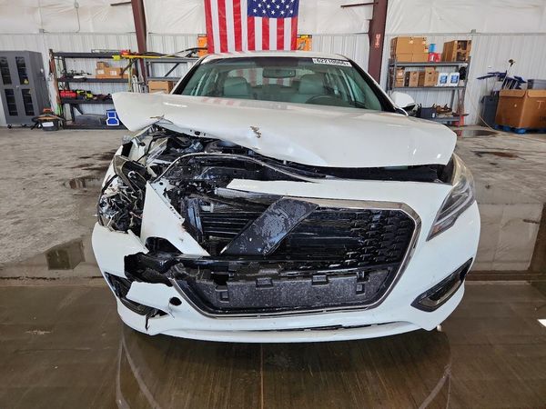 2016 HYUNDAI SONATA GLS (Middle)