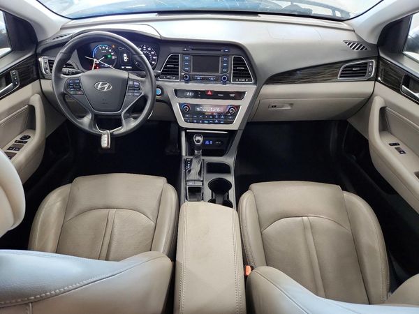 2016 HYUNDAI SONATA GLS (Middle)