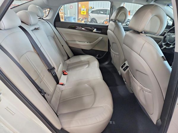 2016 HYUNDAI SONATA GLS (Middle)