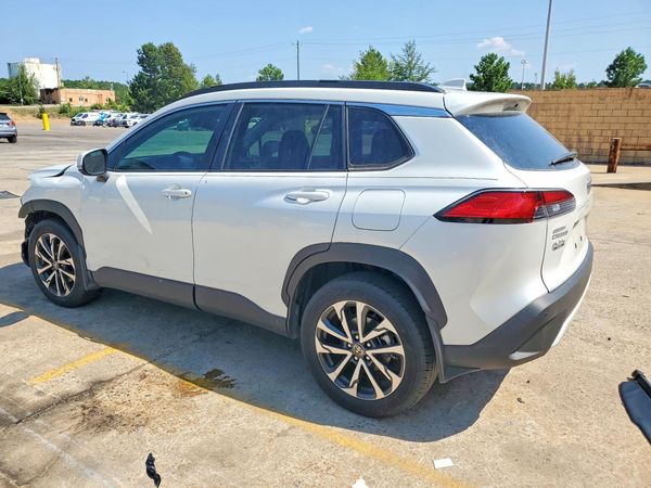2024 TOYOTA COROLLA CROSS XLE
