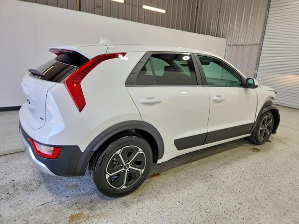 2026 KIA NIRO LX