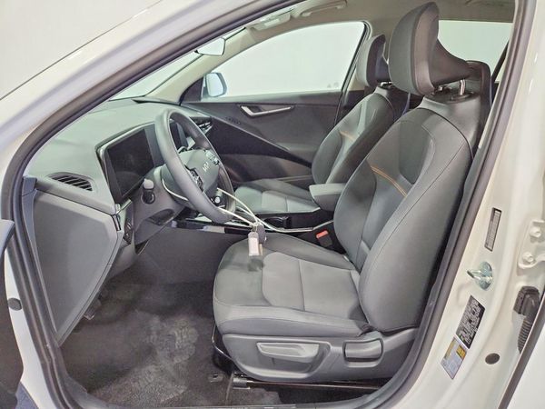 2026 KIA NIRO LX